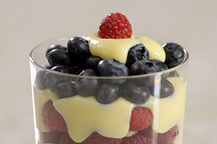 Creamy pudding parfait layered with fruit and crunchy toppings