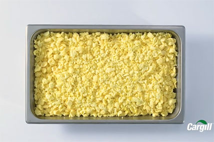Ready to heat precooked scrambled eggs for foodservice operations